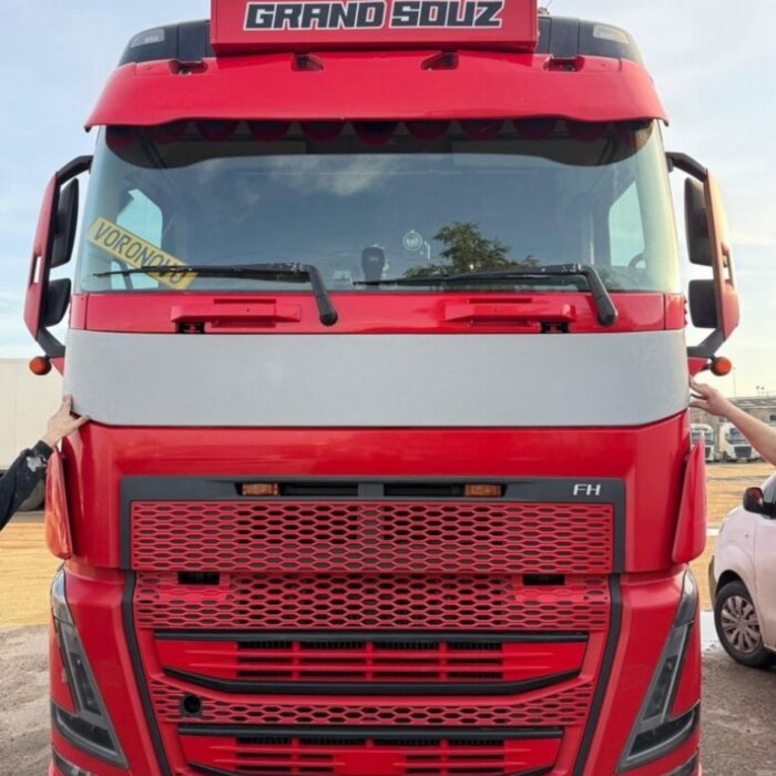 Панель капота для VOLVO FH-4/FH-16 Панель капота для VOLVO FH-4/FH-16 — изображение 1
