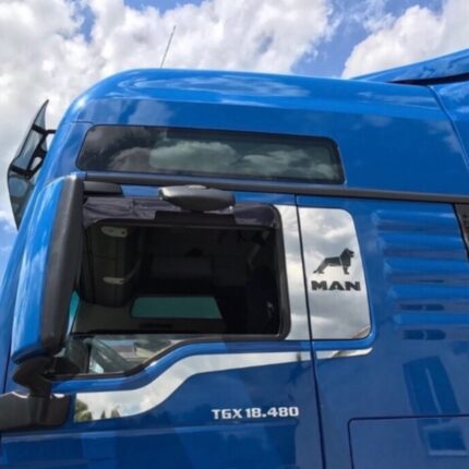 Комплект накладок на стойки и двери MAN TGX