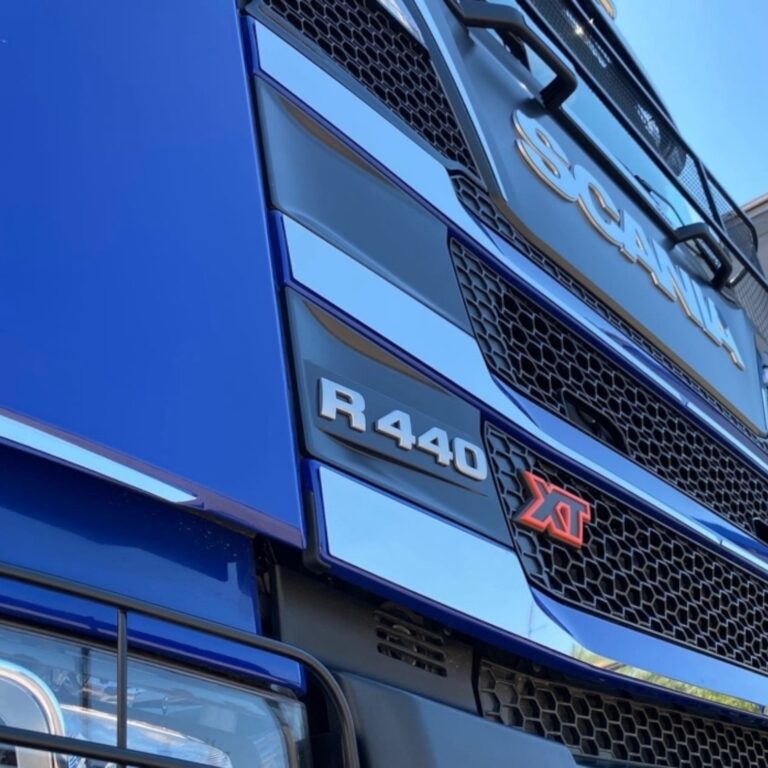 Продольные накладки капота SCANIA 6-series
